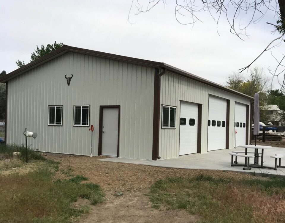 Exterior view of galvanized steel shops in Roma-Los Saenz, Texas, showcasing durability and modern design